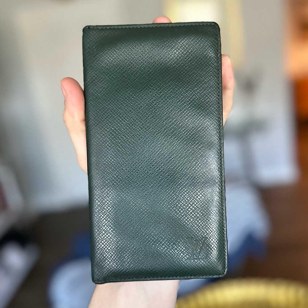 1994 Louis Vuitton Taiga Epicea Leather Mini Long Wallet France Green Vintage